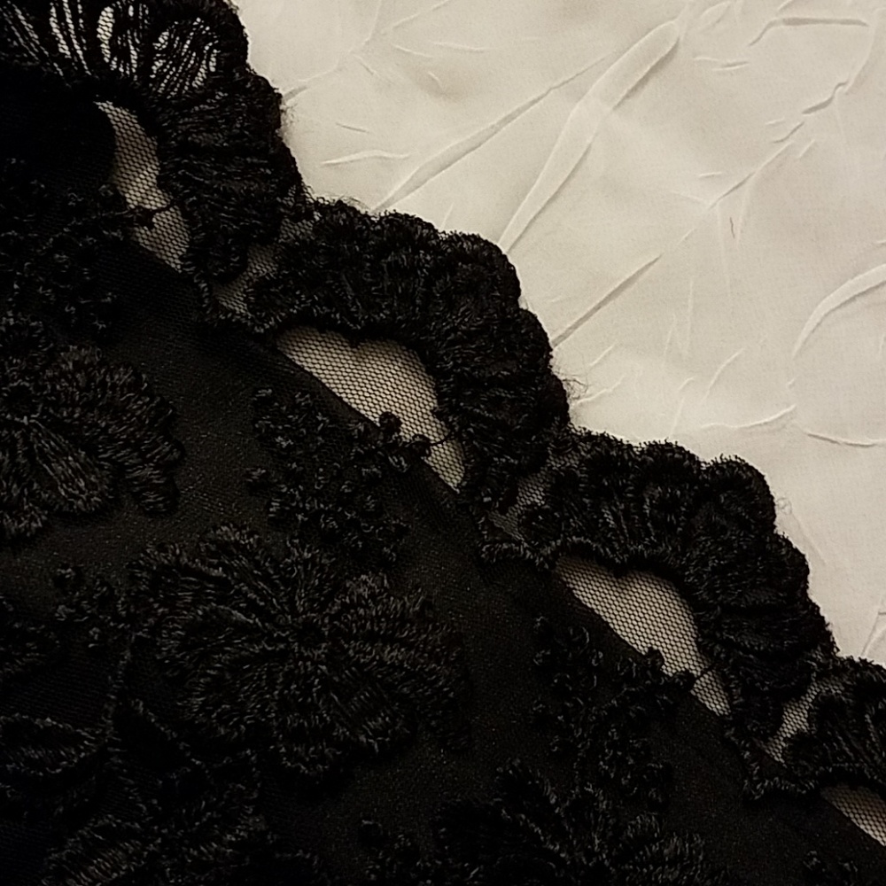 Black Lace dress - Picture 3 of 8